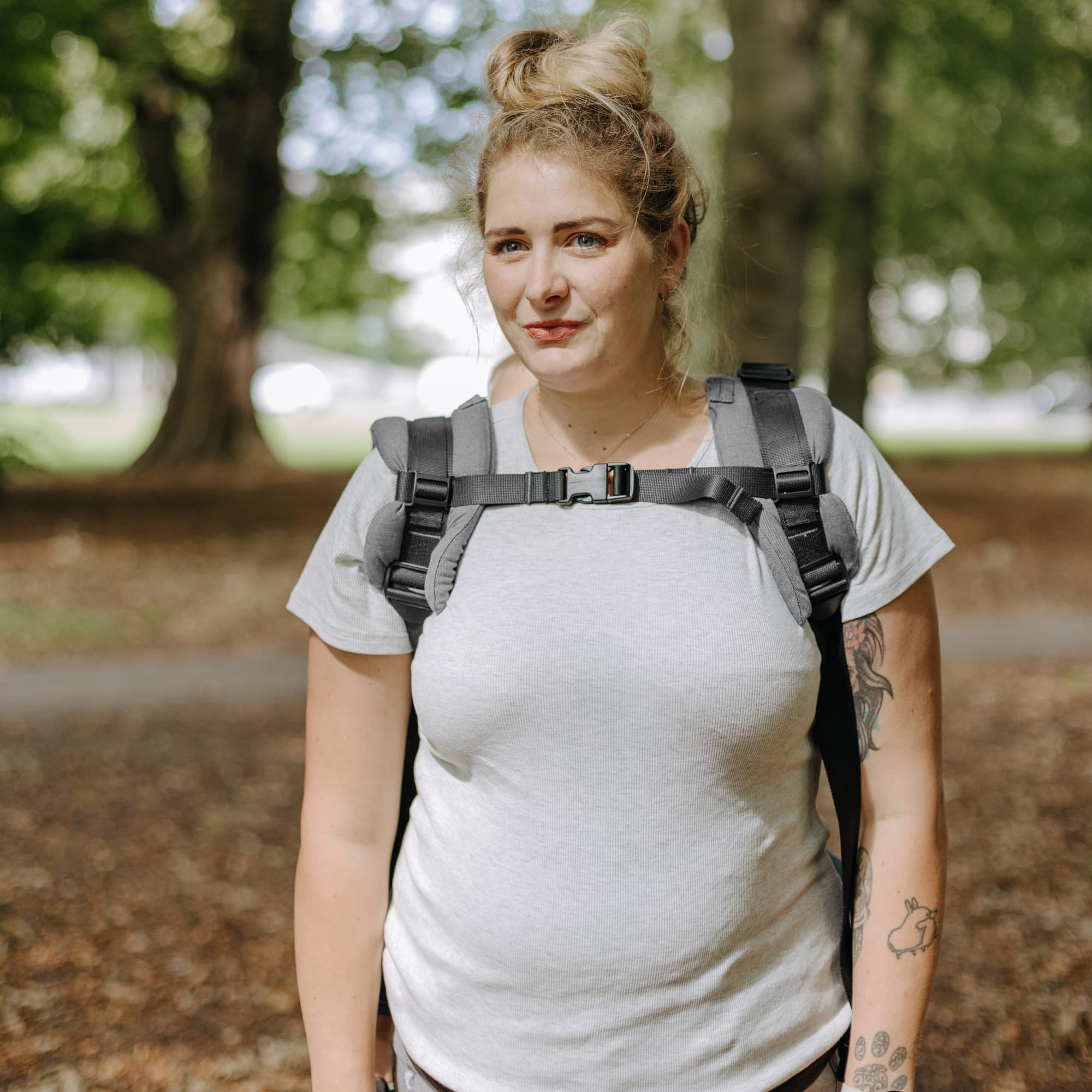 fidella-onbuhimo-back-carrier-toddler-chevron-grey-portabeb-a-zaino-in-cotone-bi image 3