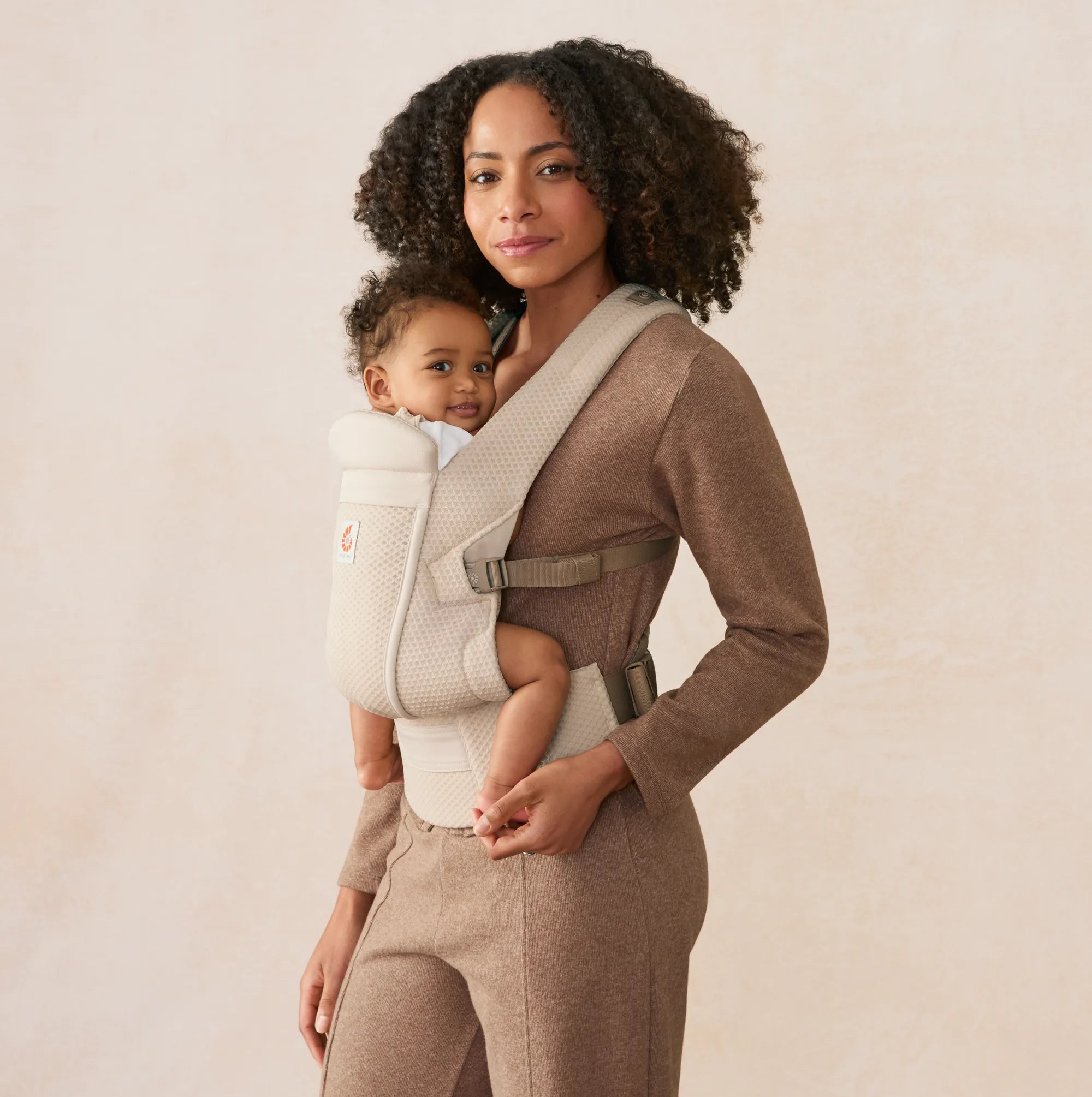 ergobaby-marsupio-omni-lite-supporto-ergonomico-brevettato-per-neonati-fino-a-24 image 2