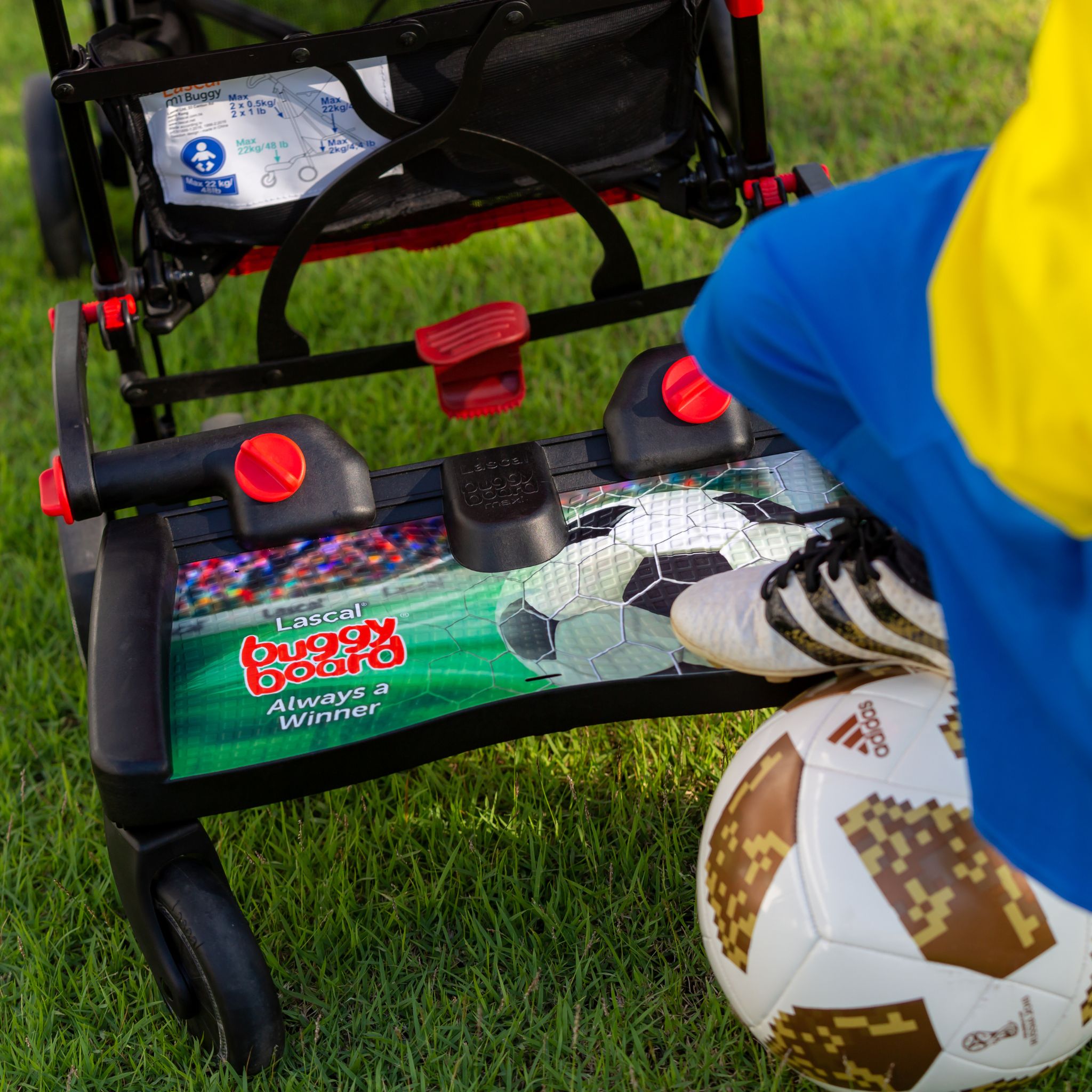 lascal-buggyboard-maxi-football-edition-pedana-universale-per-passeggino-a-tema- image 4