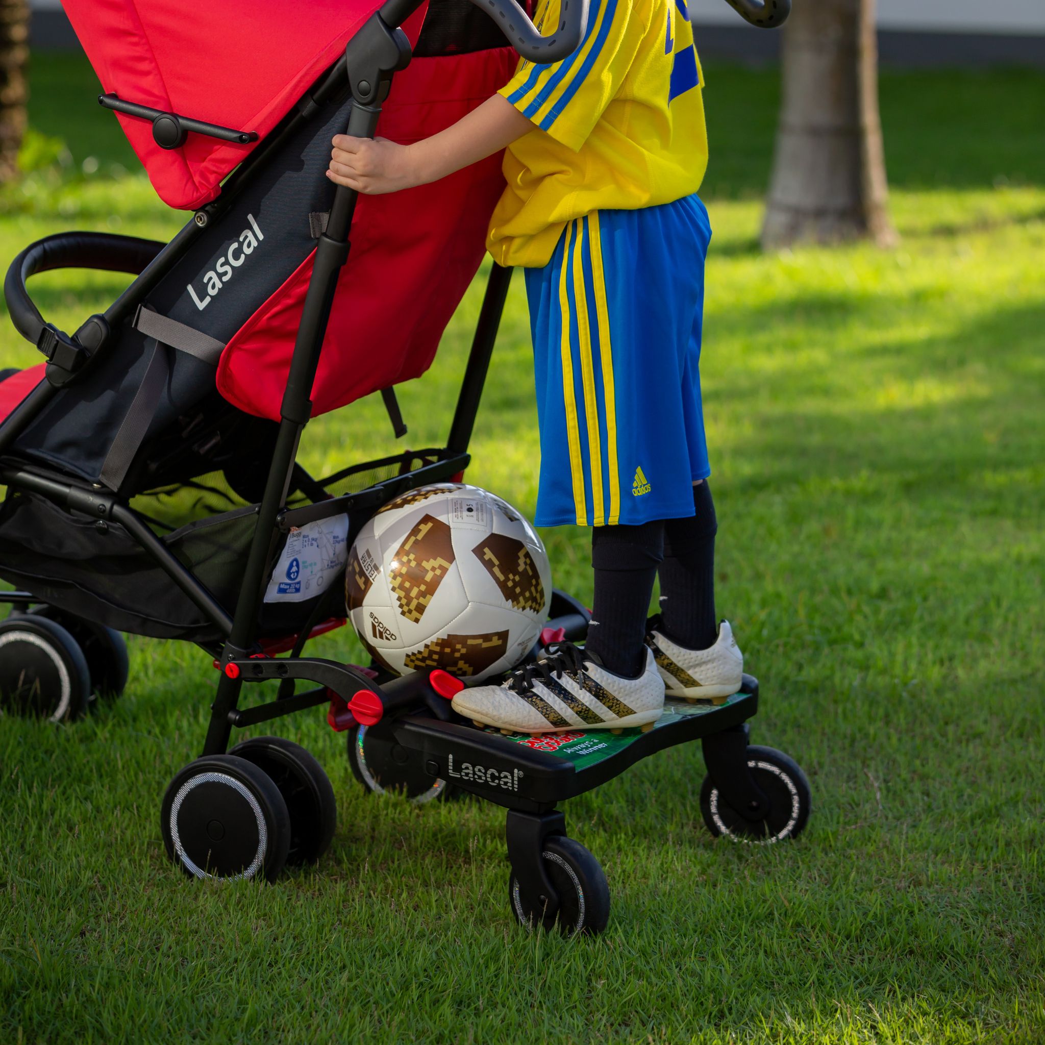 lascal-buggyboard-maxi-football-edition-pedana-universale-per-passeggino-a-tema- image 7